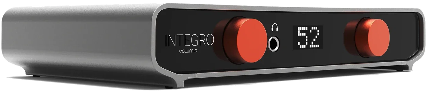 Volumio Integro seen from the front left: a grey aluminum case with a black front, two orange knobs, a headphone jack and a small display showing 52.